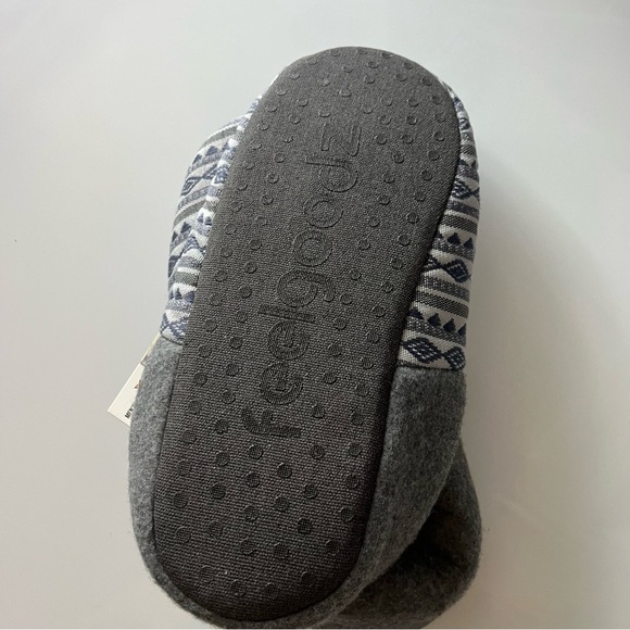 Feel Goodz • NWT Men’s Gray Patterned Slippers - Picture 5 of 5